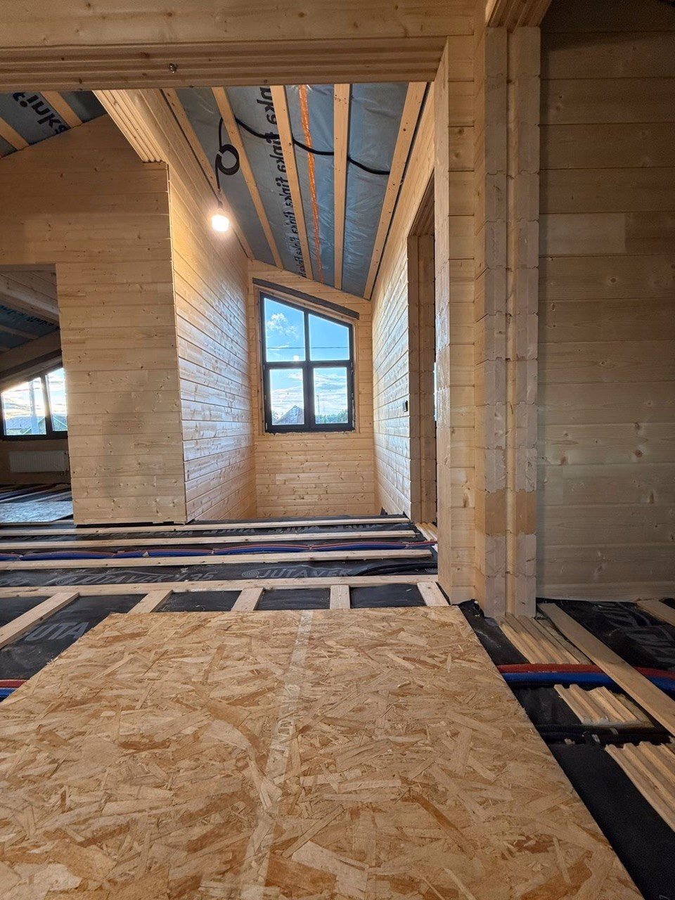 Продается 2-этажный дом, 166 м²